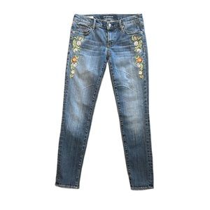 Driftwood Jeans Marilyn floral embroidered jeans size 26